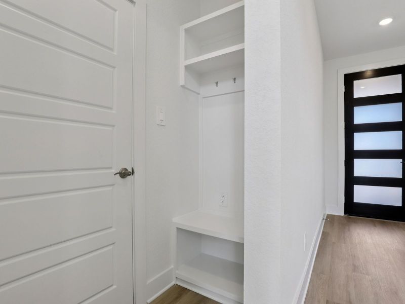 Spacious, unfurnished interior of a new home in Arcadia Ridge - Classic Series, San Antonio (Image 18).