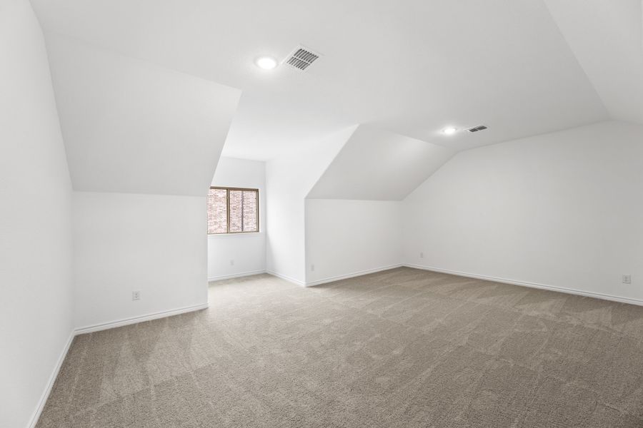 Representative unfurnished interior of a home built from the Brookstone II by Sandlin Homes in Timberbrook, Justin (Image 29).