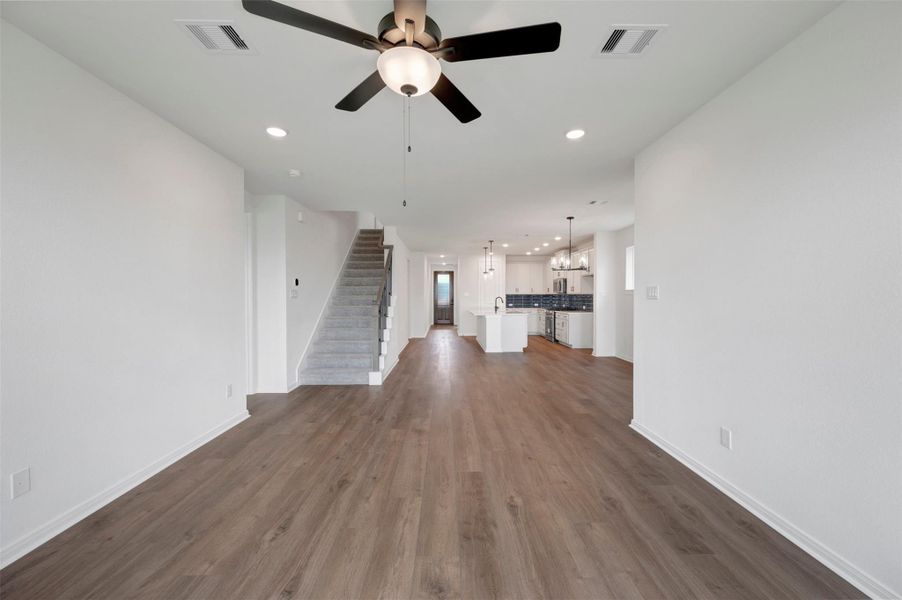 Spacious, unfurnished interior of a new home in Jordan Ranch - Terrace Collection, Fulshear (Image 20). Spacious, unfurnished interior of a new home in Jordan Ranch - Terrace Collection, Fulshear (Image 20).