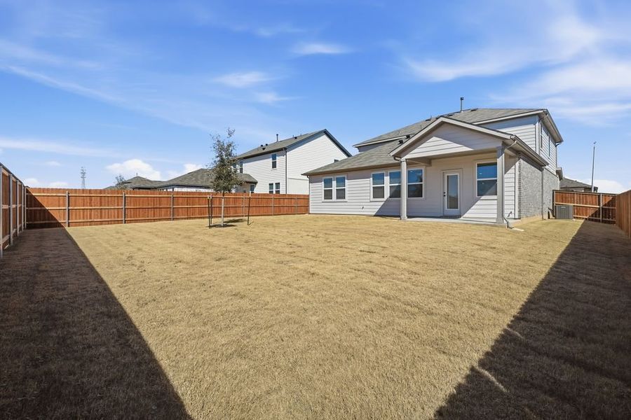 Exterior details and patio area of a home in Lisso, Pflugerville (Image 16).