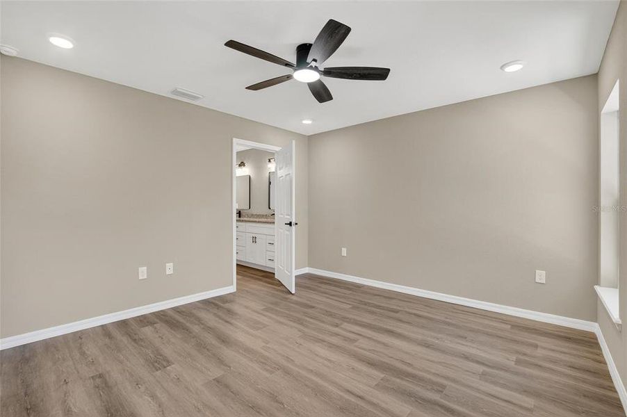 Spacious, unfurnished interior of a new home in , Fort Meade (Image 7).