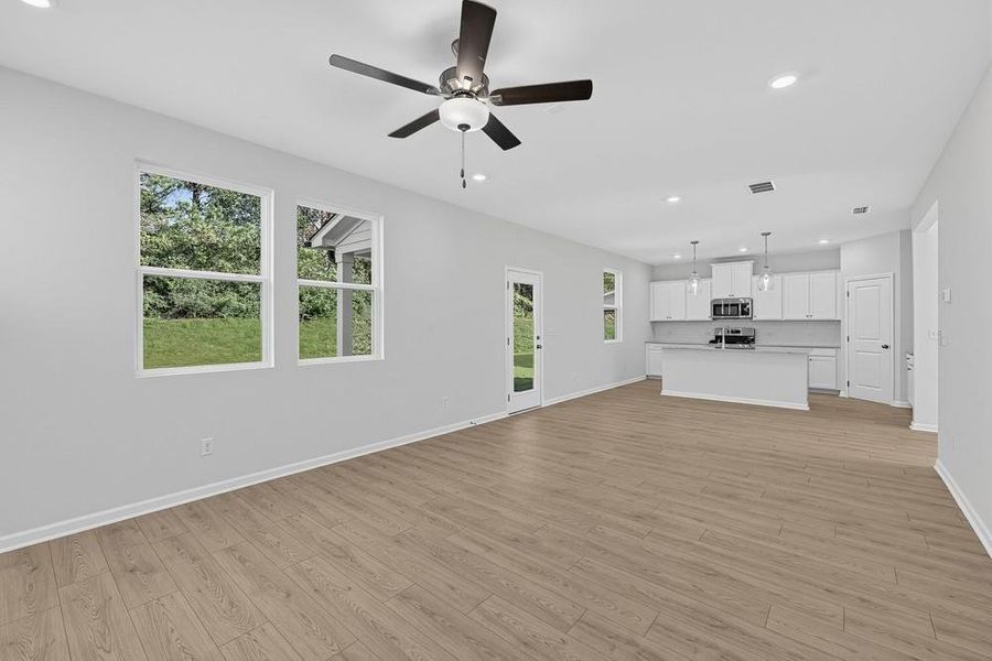 Spacious, unfurnished interior of a new home in Windance Lake, Loganville (Image 15). Spacious, unfurnished interior of a new home in Windance Lake, Loganville (Image 15).