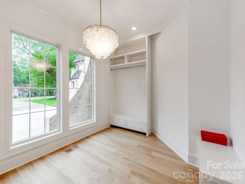Spacious, unfurnished interior of a new home in , Charlotte (Image 18).