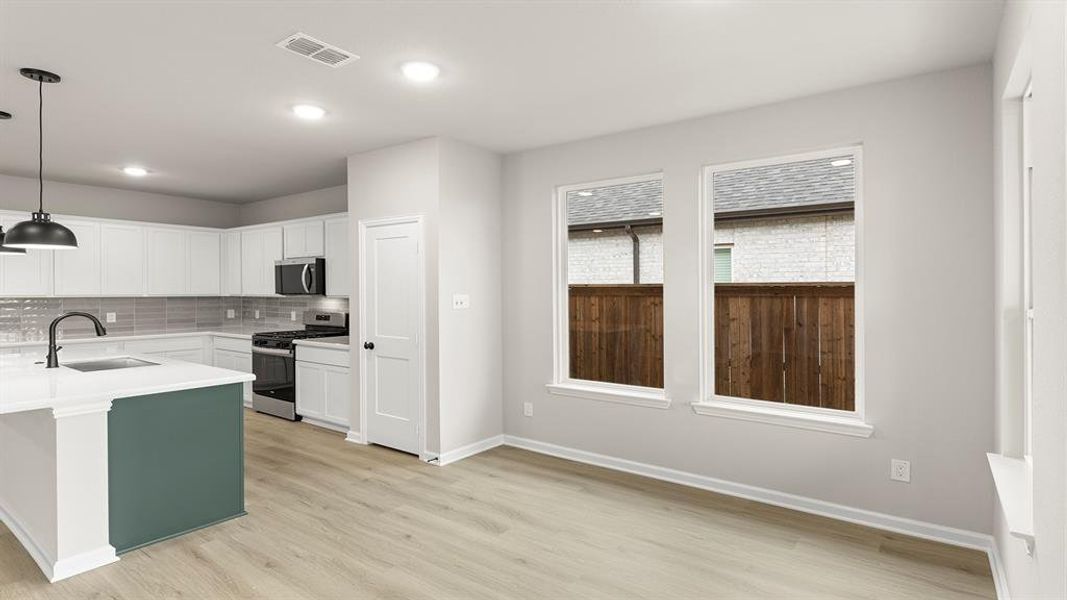 13. 3131 Duck Heights - Dining (2)