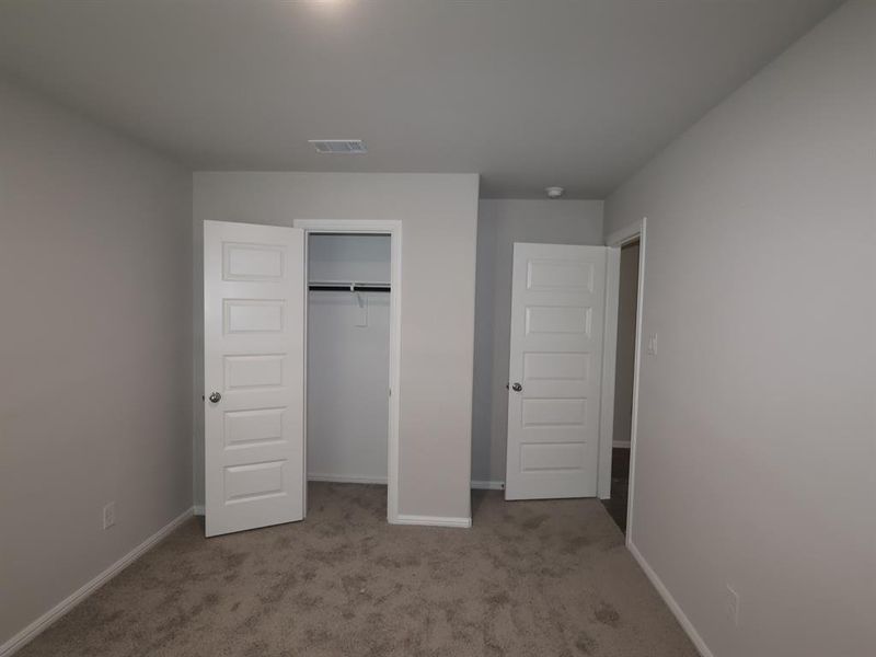 Spacious, unfurnished interior of a new home in Meadow Park, Denton (Image 13).