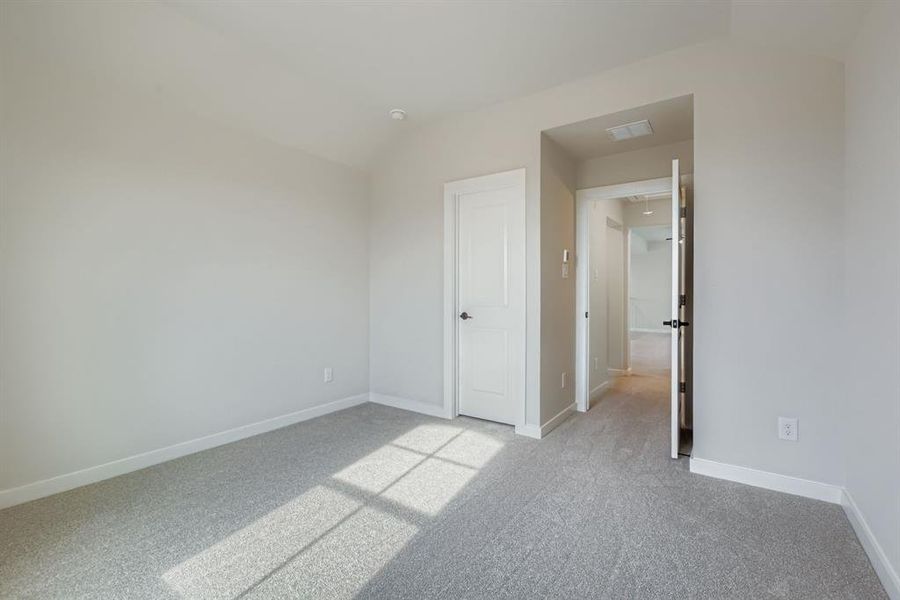 Spacious, unfurnished interior of a new home in Hillstead, Lavon (Image 17).