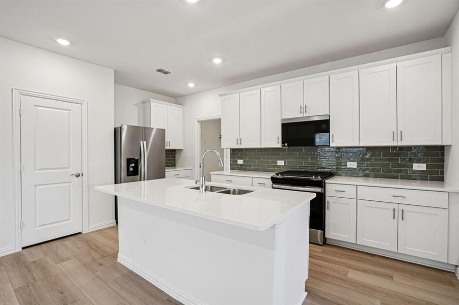 Furnished interior view inside a new home in Southridge - Spring Series, McKinney (Image 10). Furnished interior view inside a new home in Southridge - Spring Series, McKinney (Image 10).