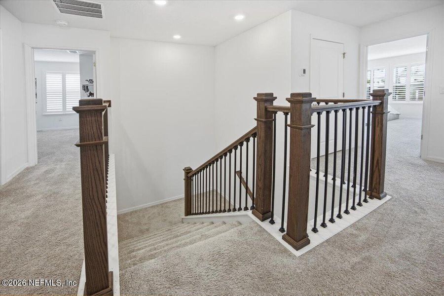 Spacious, unfurnished interior of a new home in , Middleburg (Image 21).