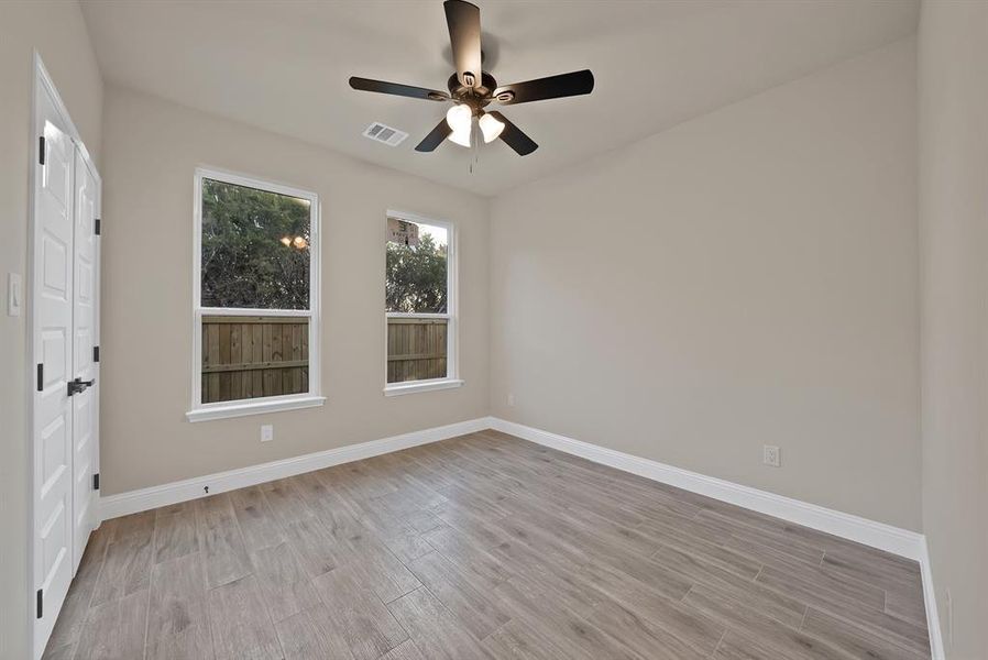 Spacious, unfurnished interior of a new home in , Granbury (Image 23).