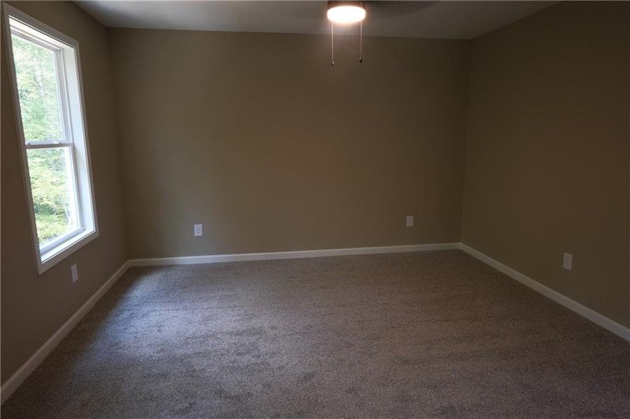Spacious, unfurnished interior of a new home in , Gainesville (Image 9).