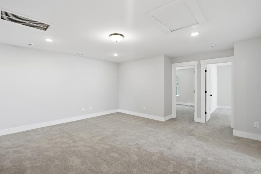 Spacious, unfurnished interior of a new home in Blythe Mill Townhomes, Waxhaw (Image 33). Spacious, unfurnished interior of a new home in Blythe Mill Townhomes, Waxhaw (Image 33).