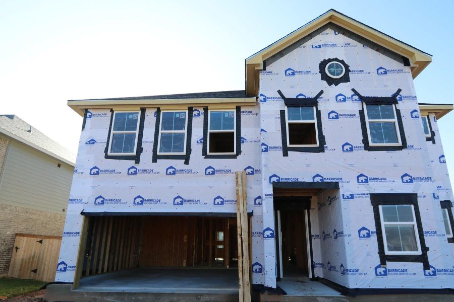 Two story home with 6 beds, 4.5 baths, and 2 car garage