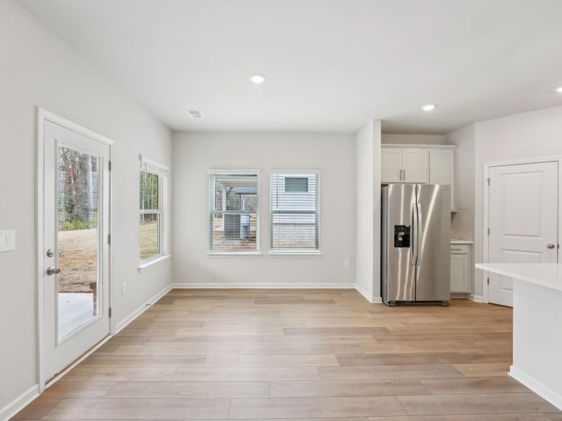 Spacious, unfurnished interior of a new home in Northwoods at Mirror Lake, Villa Rica (Image 14).