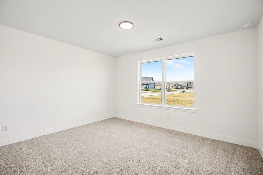 Spacious, unfurnished interior of a new home in Greystone, Angleton (Image 22).