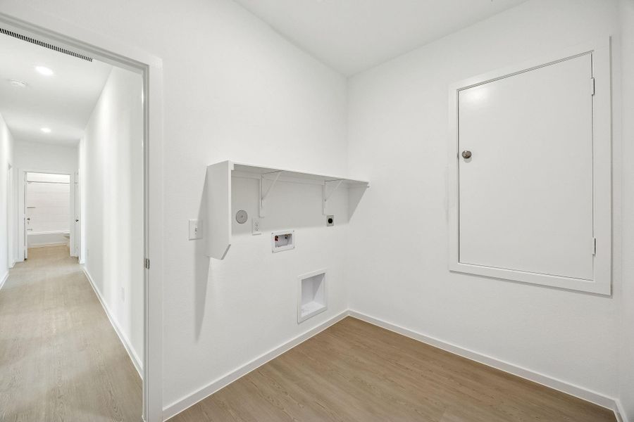 Spacious, unfurnished interior of a new home in Crosby Farms, Crosby (Image 18).