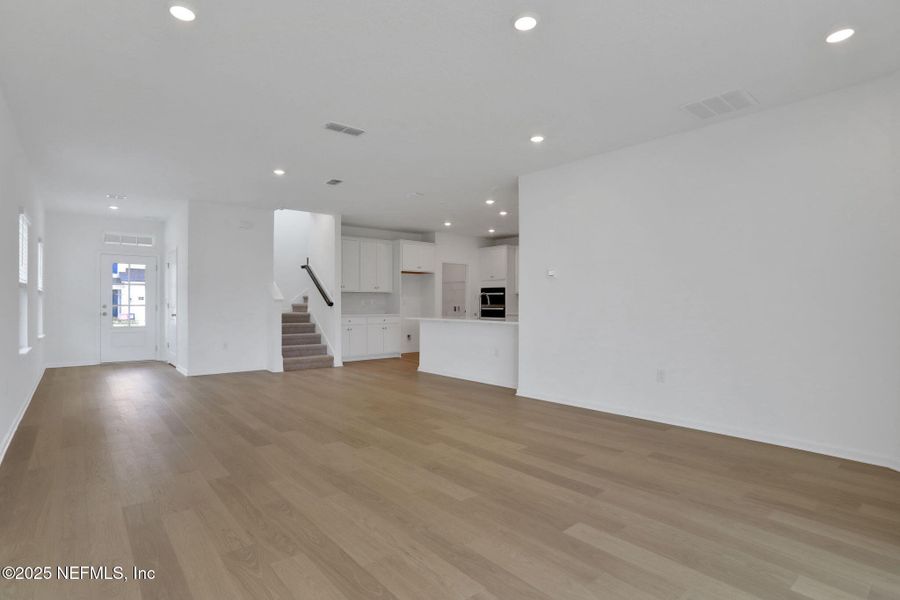 Spacious, unfurnished interior of a new home in TrailMark, St. Augustine (Image 21).