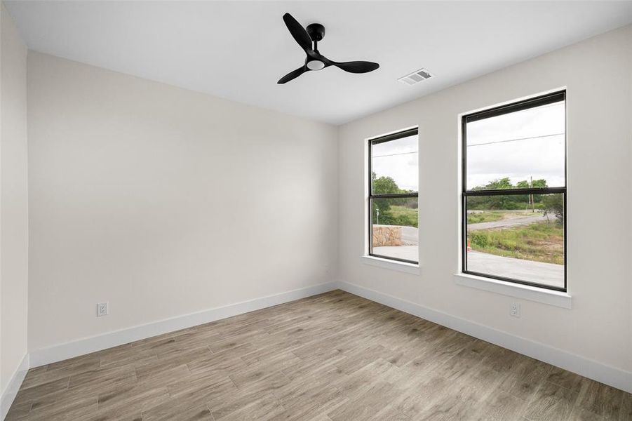 Spacious, unfurnished interior of a new home in , Granbury (Image 29).
