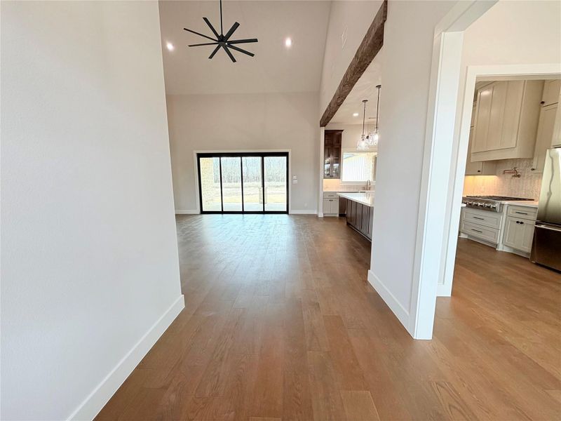 Spacious, unfurnished interior of a new home in , Washington (Image 41).