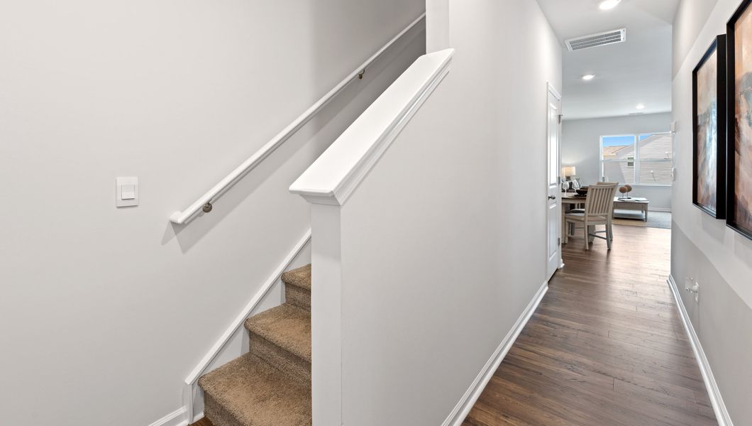 Spacious, unfurnished interior of a new home in Tanglewood Townes, Greenville (Image 21).