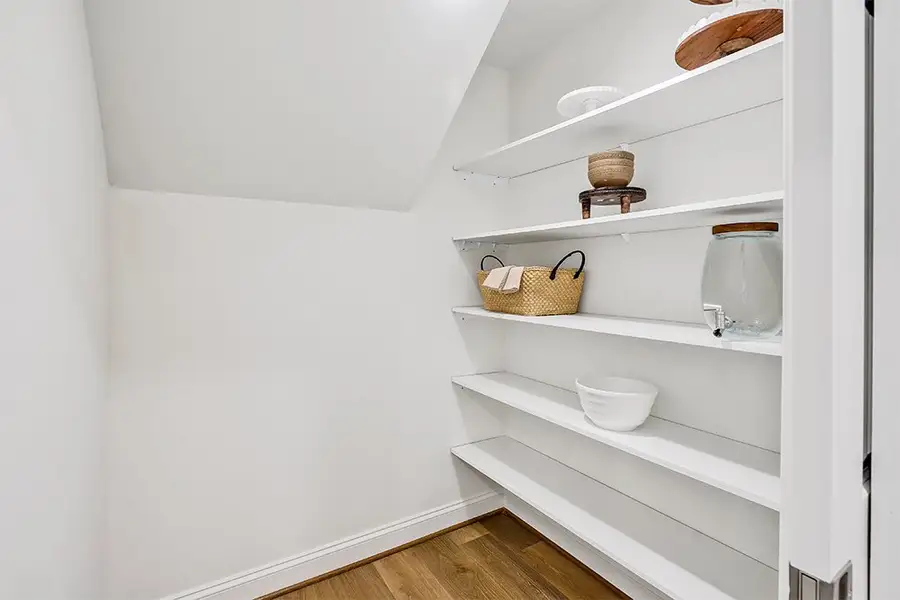 Hamilton Bay, Kitchen