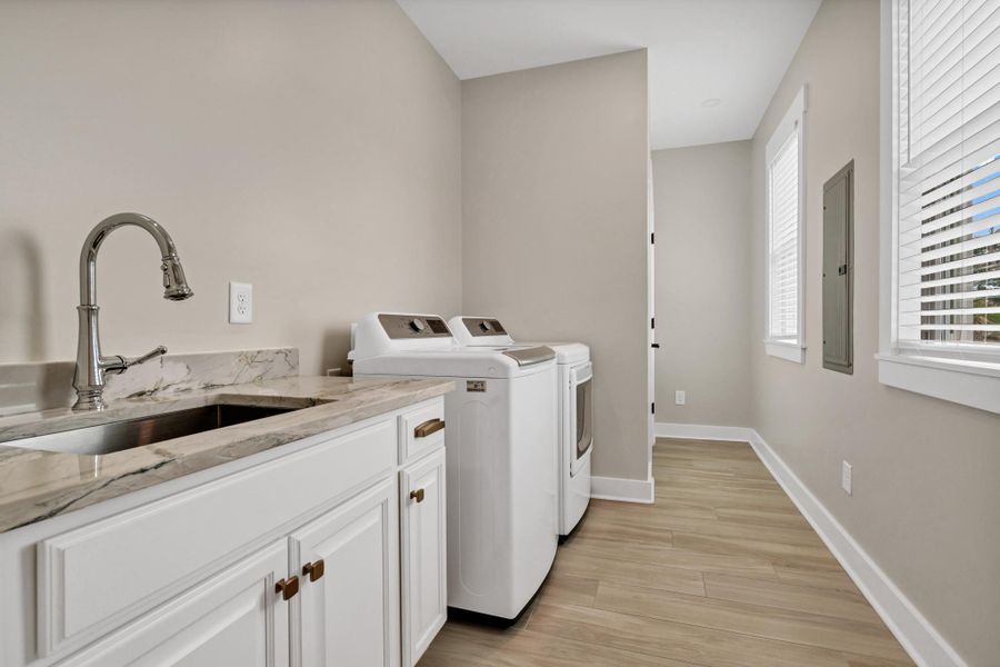 Furnished interior view inside a new home in , Edisto Island (Image 57).