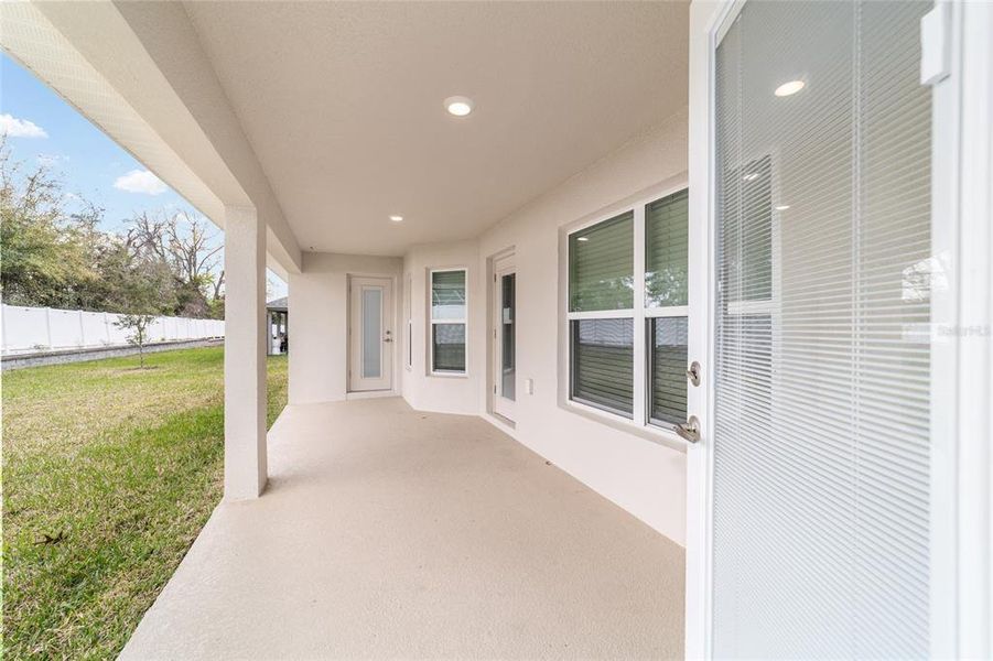 Exterior details and patio area of a home in Brookhaven, Ocala (Image 38).