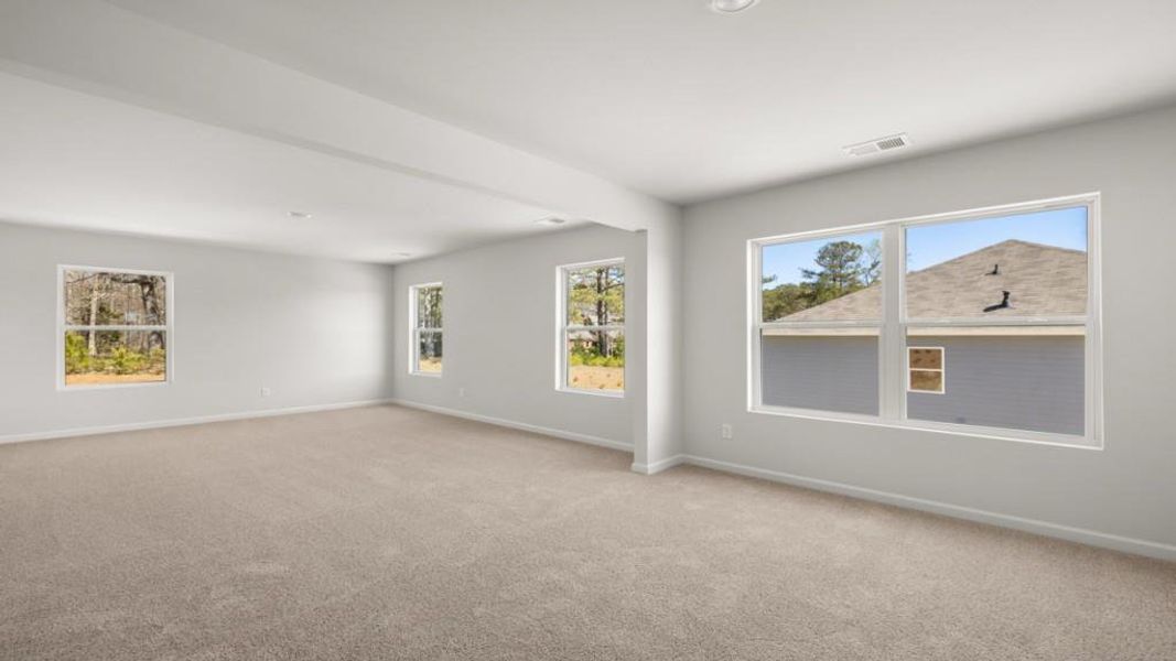 Spacious, unfurnished interior of a new home in Thompson Ridge, Dallas (Image 14).