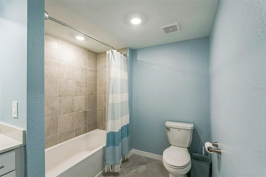 Furnished interior view inside a new home in , Venice (Image 14).