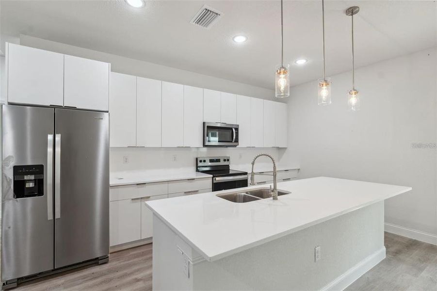 Furnished interior view inside a new home in , Dunnellon (Image 13).
