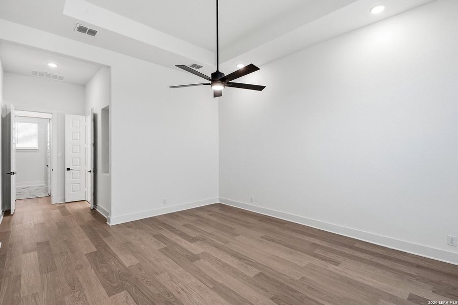 Spacious, unfurnished interior of a new home in Prominence Urban, San Antonio (Image 44).