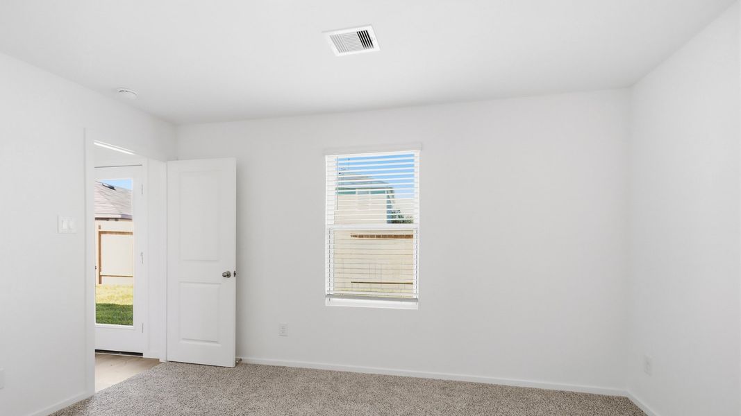 Spacious, unfurnished interior of a new home in Sunset Valley, Hockley (Image 15).