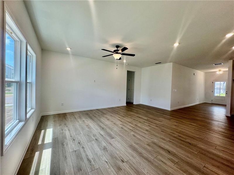 Spacious, unfurnished interior of a new home in Eastlyn Crossing, Flowery Branch (Image 21).