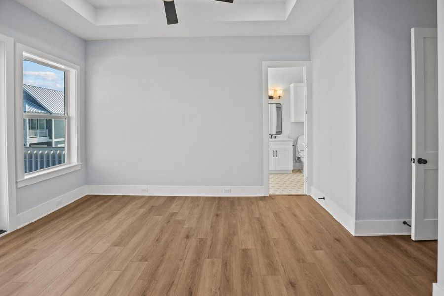 Spacious, unfurnished interior of a new home in , Galveston (Image 36).