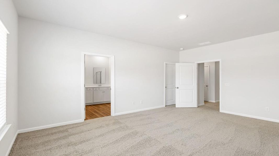 Spacious, unfurnished interior of a new home in The Crossing at St. James, Summerville (Image 20). Spacious, unfurnished interior of a new home in The Crossing at St. James, Summerville (Image 20).