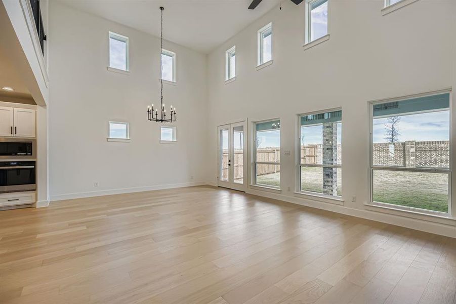 Spacious, unfurnished interior of a new home in Ten Mile Creek 55s, Celina (Image 13).