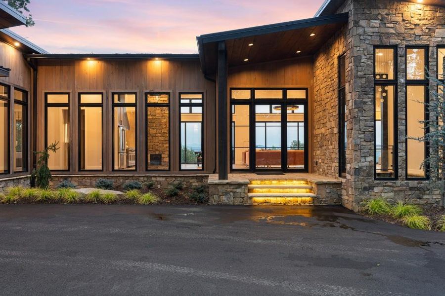 Exterior details and patio area of a home in , Blue Ridge (Image 28).