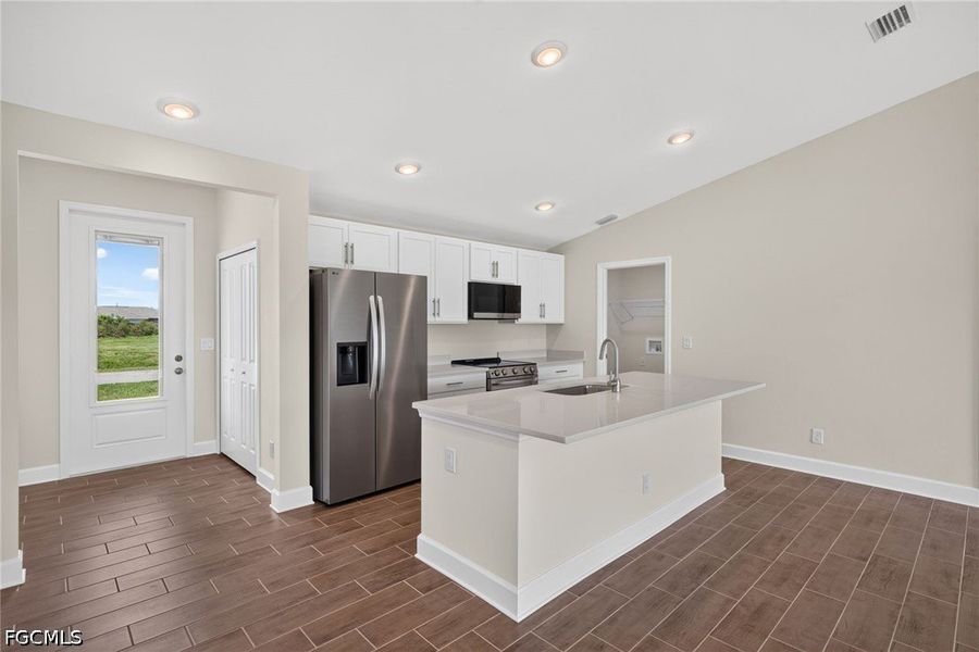 Furnished interior view inside a new home in Cape Coral, Cape Coral (Image 7).