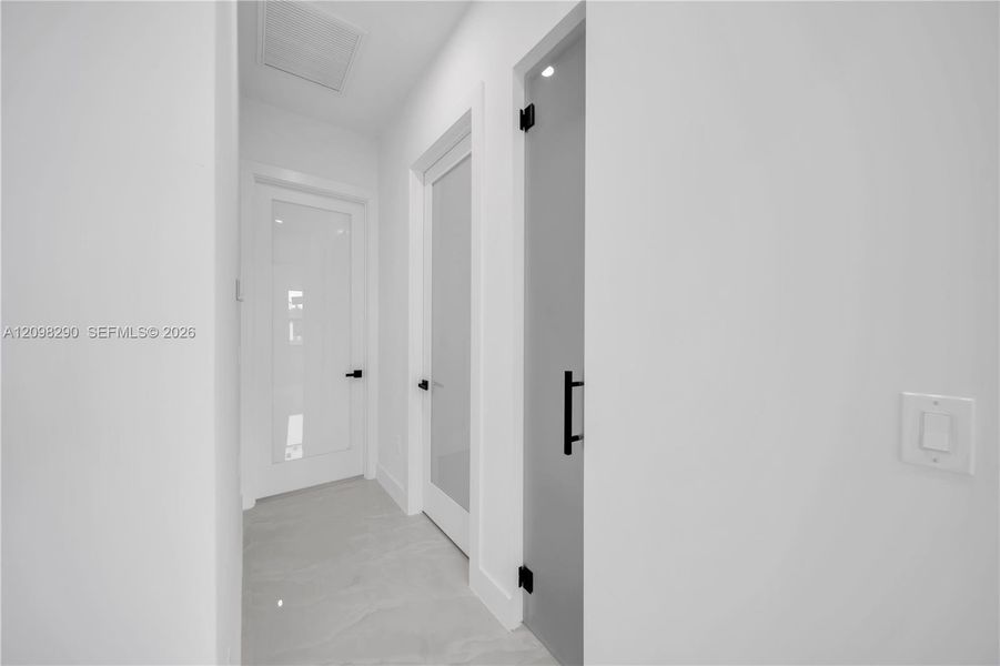 Spacious, unfurnished interior of a new home in , Lehigh Acres (Image 22).