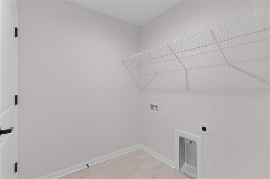 Spacious, unfurnished interior of a new home in , Ocklawaha (Image 36).