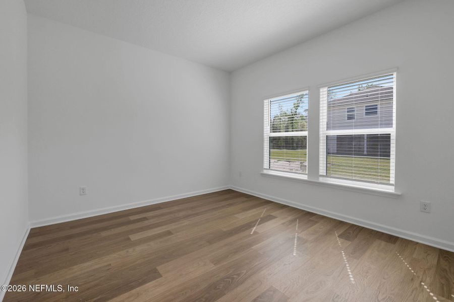 Spacious, unfurnished interior of a new home in Jennings Farm, Middleburg (Image 37).