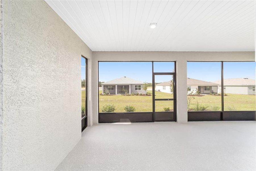 Exterior details and patio area of a home in , Ocala (Image 27).
