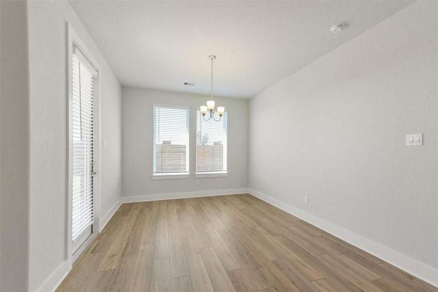 Spacious, unfurnished interior of a new home in Lago Mar, La Marque (Image 21).