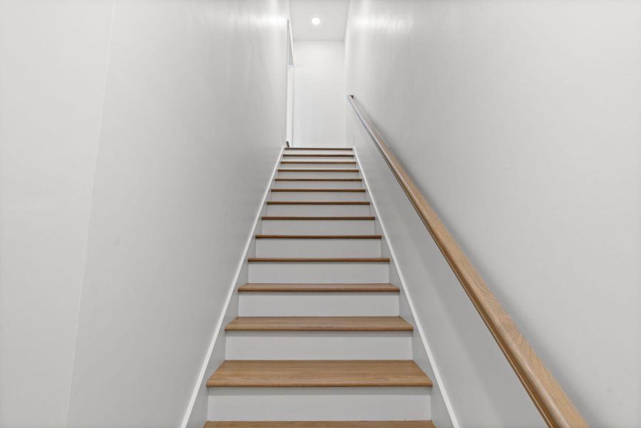 Spacious, unfurnished interior of a new home in , Murrells Inlet (Image 26).