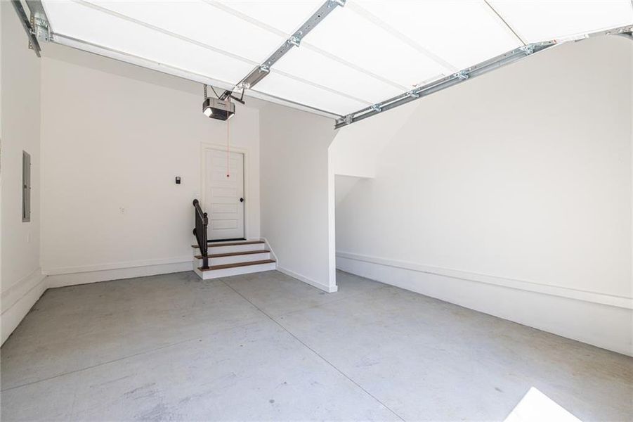 Spacious, unfurnished interior of a new home in , Atlanta (Image 35). Spacious, unfurnished interior of a new home in , Atlanta (Image 35).