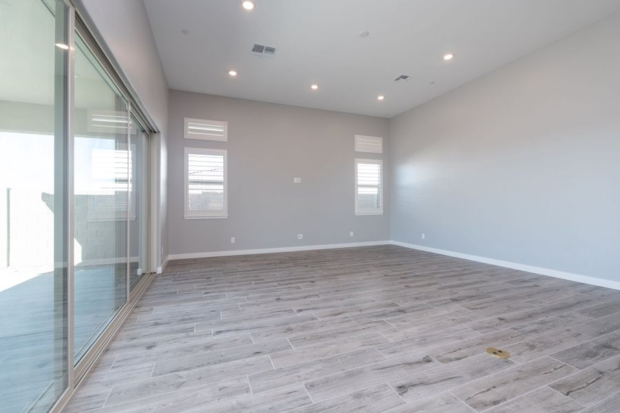 Spacious, unfurnished interior of a new home in Whispering Hills, Laveen (Image 12).