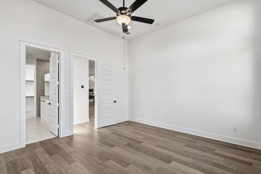 Spacious, unfurnished interior of a new home in , Katy (Image 22).