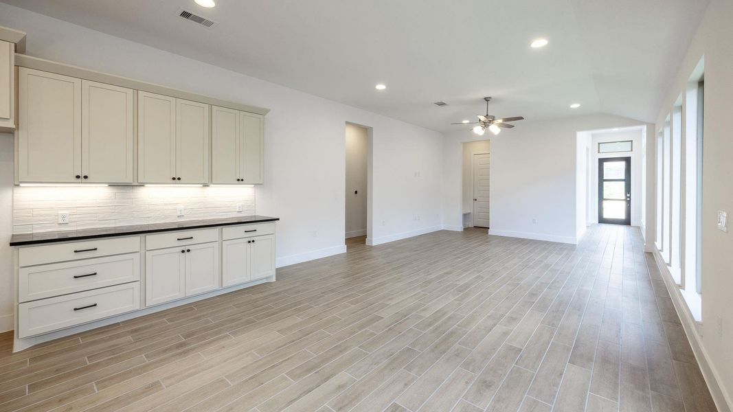 Spacious, unfurnished interior of a new home in Easton Park, Austin (Image 11). Spacious, unfurnished interior of a new home in Easton Park, Austin (Image 11).