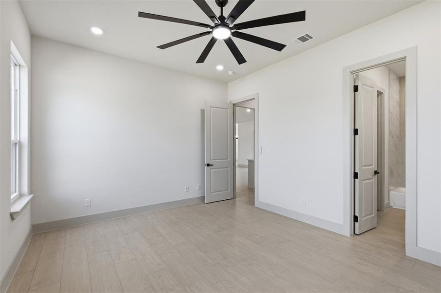 Spacious, unfurnished interior of a new home in , Fort Worth (Image 25).