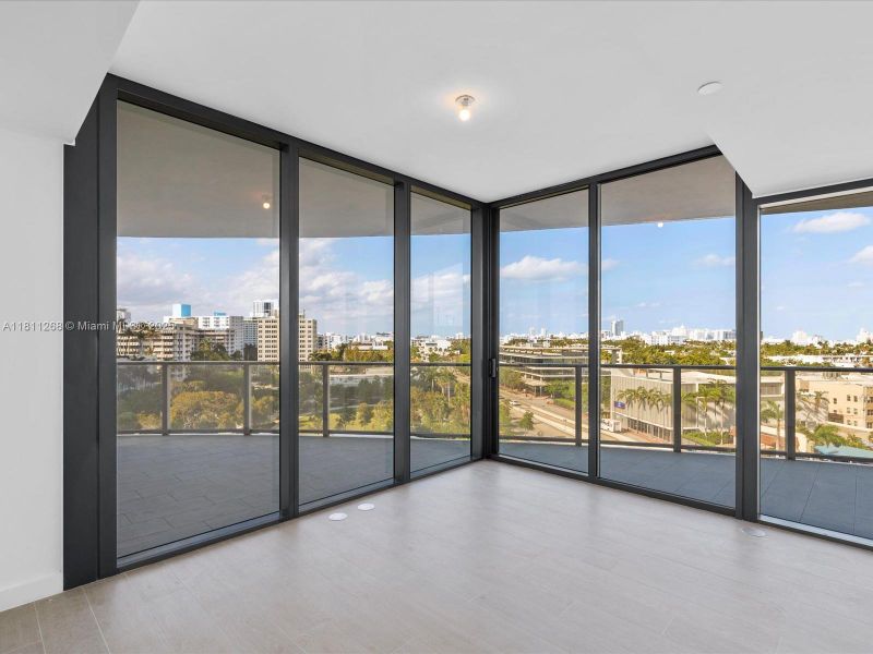 Spacious, unfurnished interior of a new home in Five Park, Miami Beach (Image 17). Spacious, unfurnished interior of a new home in Five Park, Miami Beach (Image 17).