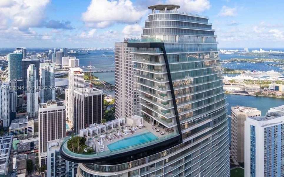 Condo located in Miami, FL showcasing its design and architecture (Image 18). Condo located in Miami, FL showcasing its design and architecture (Image 18).